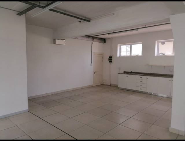 120M² OFFICE TO LET IN POINT WATERFRONT